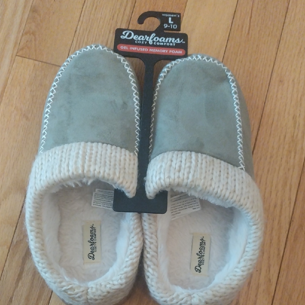 Dearfoams Cozy Comfort Slippers Faux Suede Sage Color Memory Foam Gel Soles